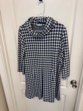 Tyler Boe Houndstooth